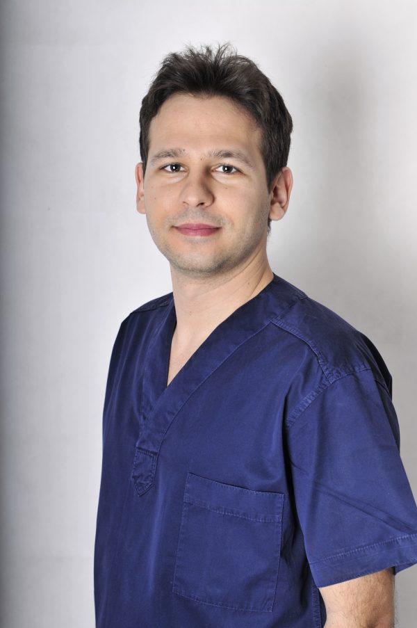 Dr. Eszter Vamos