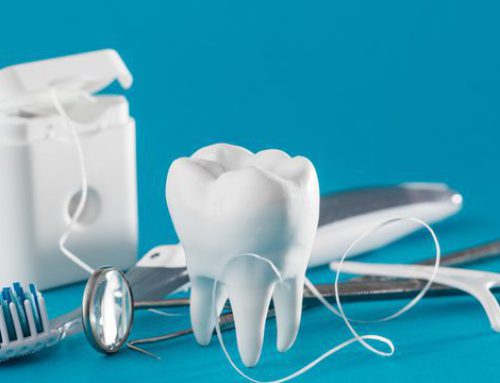 Eerste hulp bij het schoonhouden van tanden met implantaten